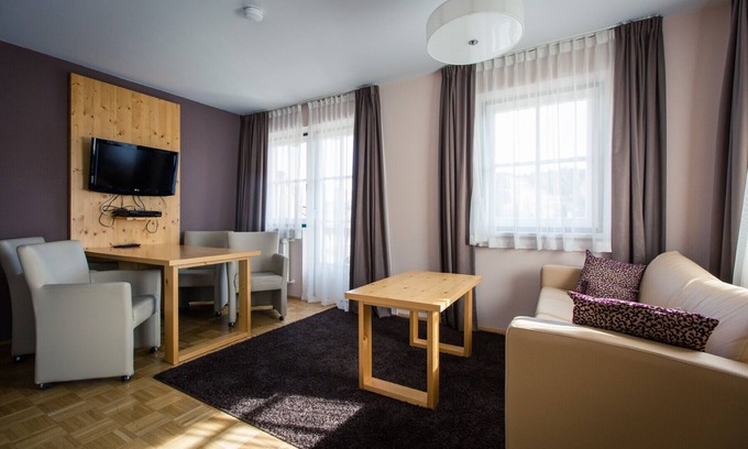 Turracher Hohe Apartment | Beautiful Studio #7 with Balcony and Breakfast Included