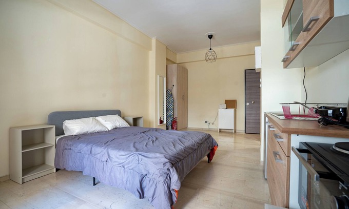 Vyronas Apartment | Studio Ag Ioannis m station 1 bed 2 pers by MPS