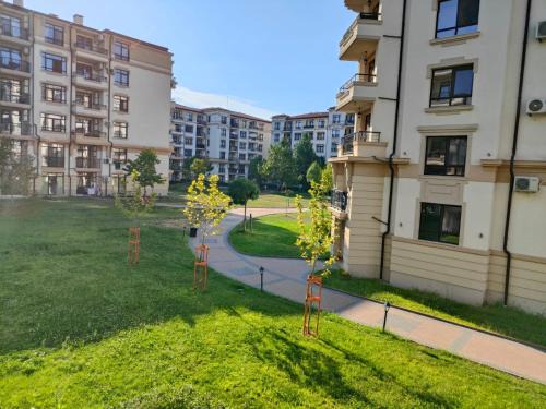 Pomorie Apartment | Top-Rated Studio Aivasovskij Park Steps from the Beach