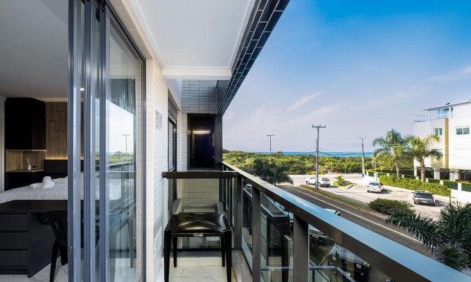 Lagoa Pequena Apartment | Beachfront Studio Retreat in Floripa with Pool Access