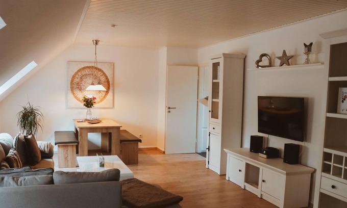 Lueneburg Apartment | Ocean View Studio an der Ilmenau with Breakfast & Family-Friendly Amenities