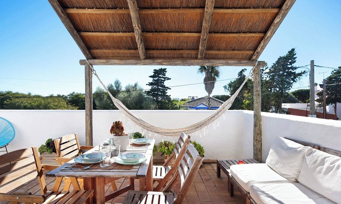 Los Canos de Meca Apartment | Cozy Varadero Beach Penthouse with Ocean and Mountain Views