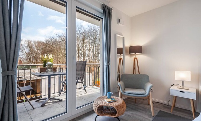 Neustadt in Holstein Apartment | Stylish Studio Apartment with Balcony Near the Port