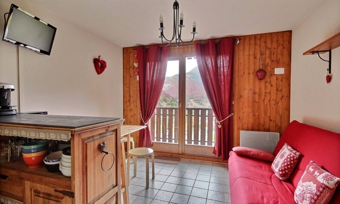 Saint-Jean-dʼAulps Apartment | Cozy Studio Apartment with Mountain Views at Saint Jean D'Aulps