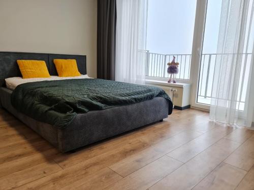 Vilnius city municipality Apartment | Cozy Studio Apartment with Balcony for Your Getaway