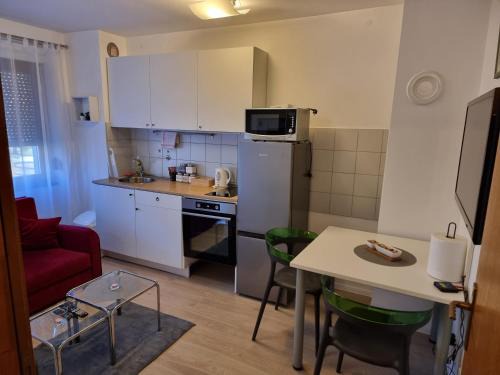Vukovar Apartment | Cozy Studio Apartment Šapudl - Child-Friendly Retreat
