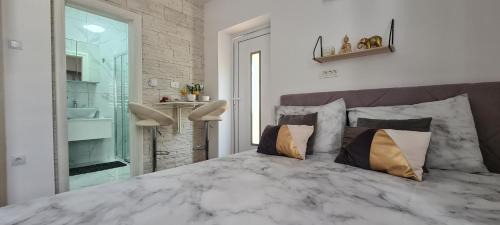 Silo Apartment | Pet-Friendly Studio Apartman Gržetić - Guest Rated 9.8/10