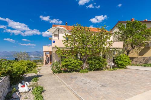 Municipality of Omisalj Apartment | Oceanfront Studio Apartman Magdalena with 9.5/10 Guest Rating