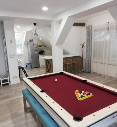 Breznik Plesivicki Apartment | Stylish Studio Apartment in Zagreb with Pool & Dining