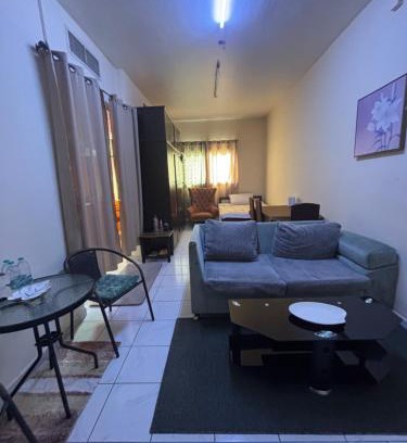 Al Majaz Apartment | Cozy Studio Apartment - Pet & Child Friendly Retreat