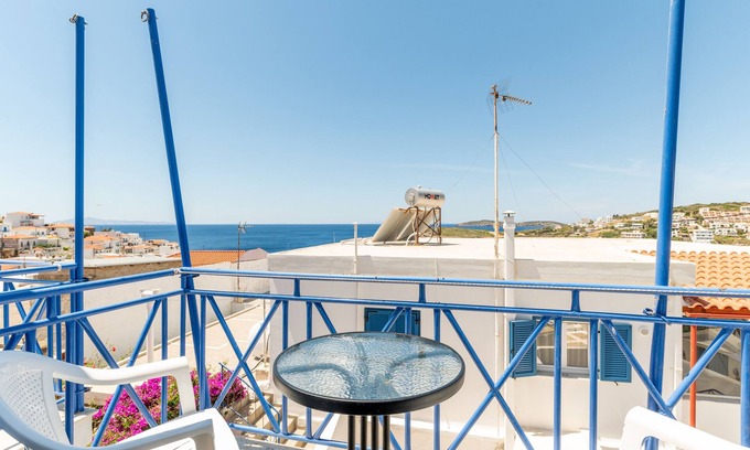 Mpatsi Apartment | Cozy Studio Apartment 'Aegeo Twin' with Ocean View Balcony