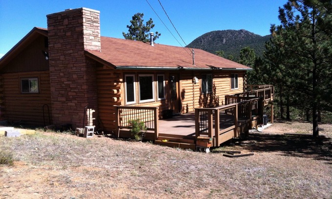 Estes Park Apartment | Cozy Studio Apartment at Eagle Ridge with Spa & Breakfast