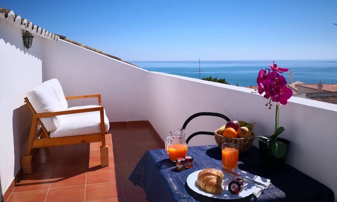 Burgau Apartment | Cozy Studio Apartment Steps from the Sea - Family-Friendly