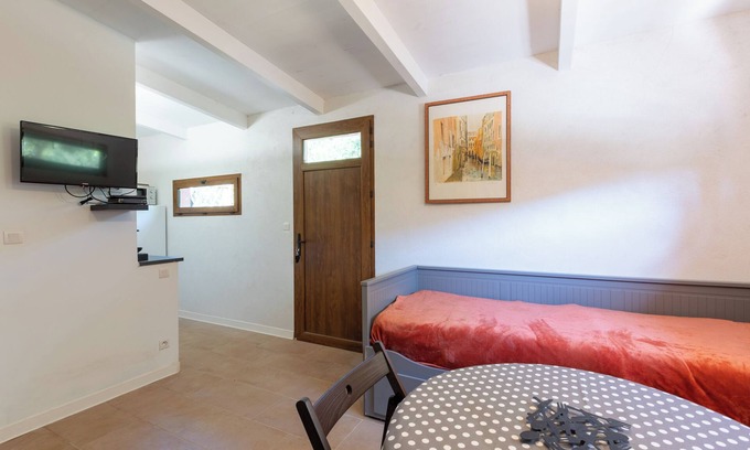 Osani Apartment | Studio Apartment 'De Mammo' with Mountain View, Wi-Fi and Air Conditioning