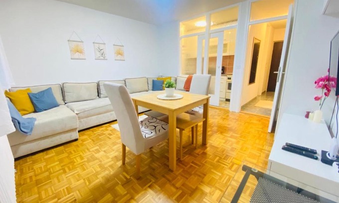 Novi Grad Sarajevo Apartment | Pet-Friendly Studio Apartment Dobrinja with 9.9 Rating