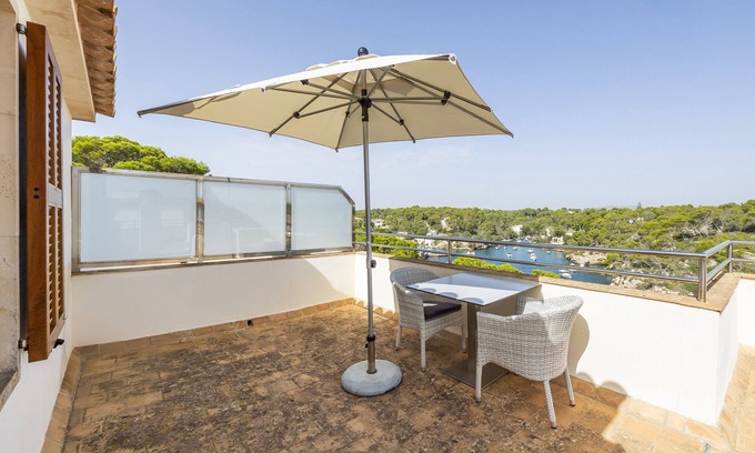 Cala Figuera Apartment | Relaxing Studio Apartment with Ocean View & Modern Amenities