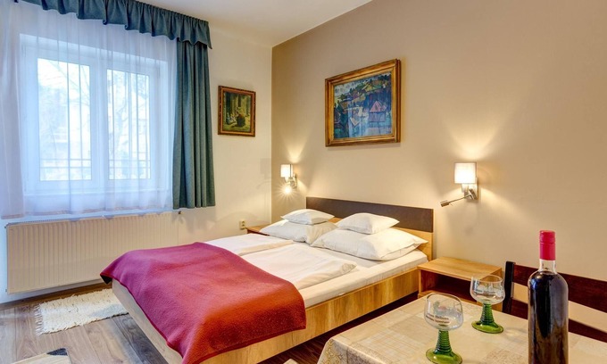 Heviz Apartment | Cozy Studio Apartment in Heviz with Family-Friendly Amenities