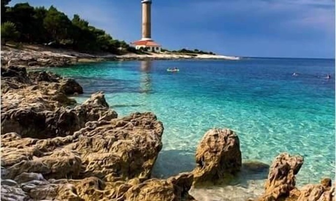 Veli Rat Apartment | Seaview Studio Apartment in Veli Rat with Balcony