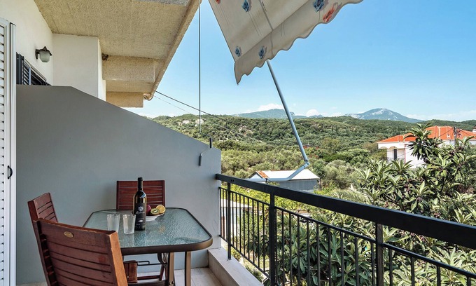 Zalongo Apartment | Cozy Studio Apartment 'Labros 3' with Mountain Views & Wi-Fi
