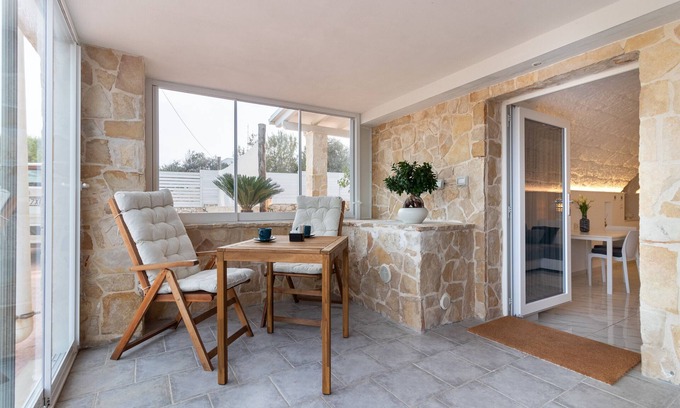 Mola di Bari House | Cozy Studio Apartment 'La Porta Sul Mare' with Ocean View
