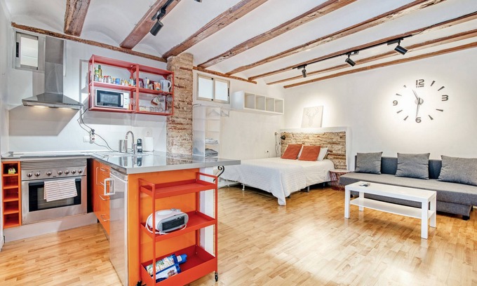 La Seu Apartment | Cozy Studio Apartment 'Mendoza' with Ocean View & Wi-Fi