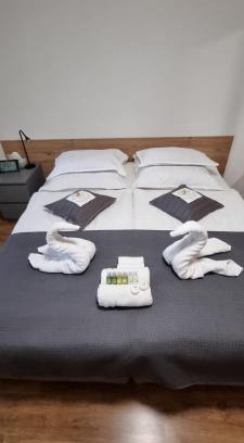 Oberesslingen Apartment | Convenient Studio Apartment Near S-Bahn - Rated 9.2/10