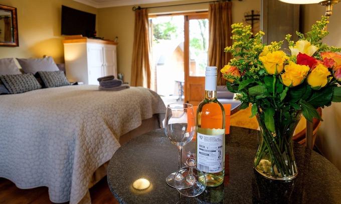 Thetford Apartment | Prime Studio Apartment with Hot Tub and Top Guest Ratings