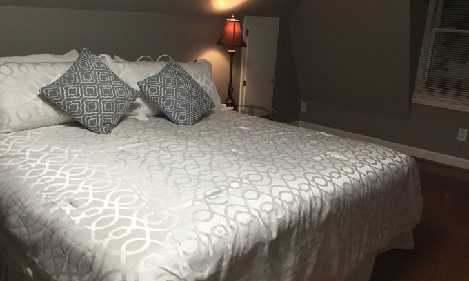 Elon Apartment | Cozy Studio Apartment with Kitchen & Guest Rated 9.8