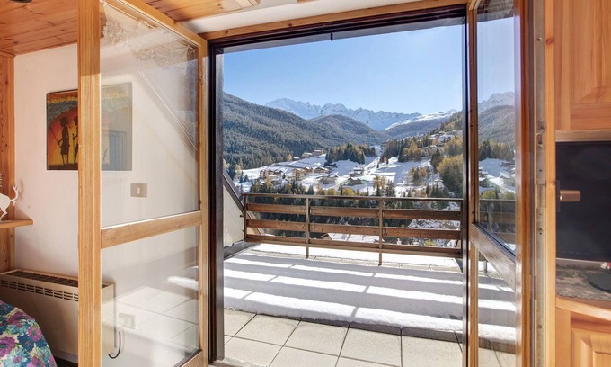 Semogo Apartment | Scenic Studio Apartment 'Semogo 1' with Mountain View & Terrace