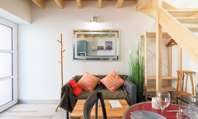 Loguivy Apartment | Cozy Studio Apartment 'Tiny House Maison De Pecheur' with Ocean View