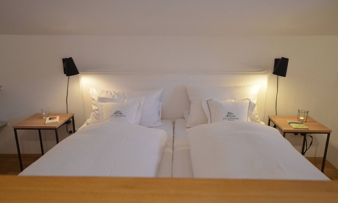 Uebersee Apartment | Cozy Studio Apartment 'Taubenkobel' with Balcony & Views
