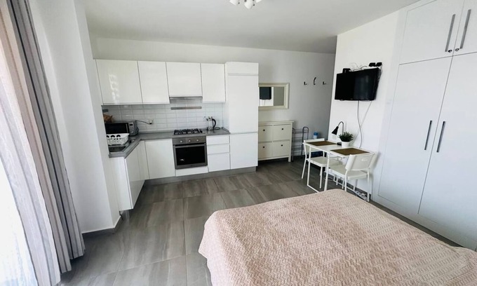 Bafra Apartment | Seaside Studio Apartment Thalassa: Family-Friendly Escape