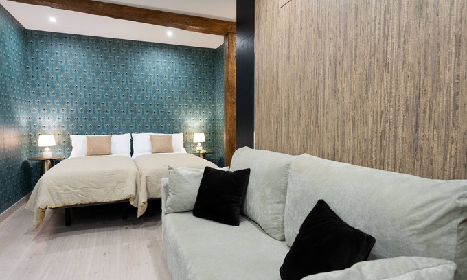 Santander Apartment | Cozy Studio Apartment with Inviting Street View & Kitchen