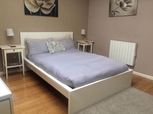 Camden Town with Primrose Hill Apartment | Stylish Studio Apartments in Camden Town for Families