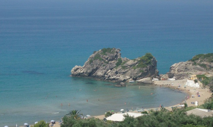 Parelia Apartment | Inviting Studio Apartments with Pool & Sea View at Pelekas