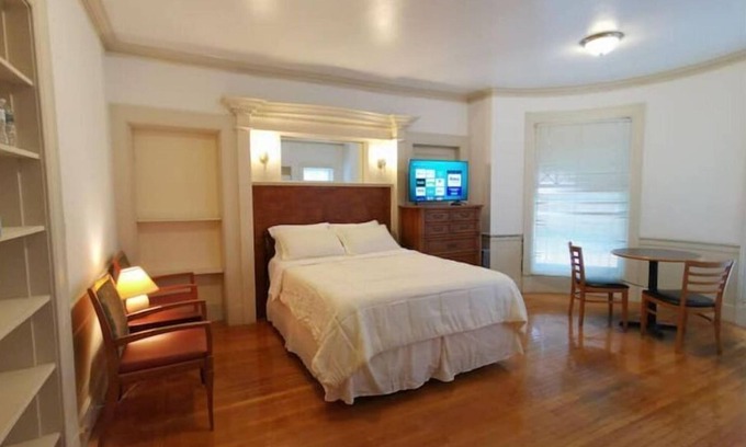 Worcester Apartment | Cozy Studio Apt near MCPHS, WPI & St Vincent Hospital