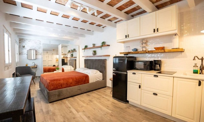 Mercado Apartment | Ocean View Studio Apt with Private Terrace and Kitchen