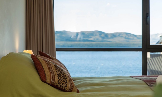 San Carlos de Bariloche Apartment | Bright Studio Apartment with Lake and Mountain Views