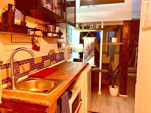 Dublin Apartment | Stylish Studio at 39 - Pet Friendly with a 9/10 Review Score