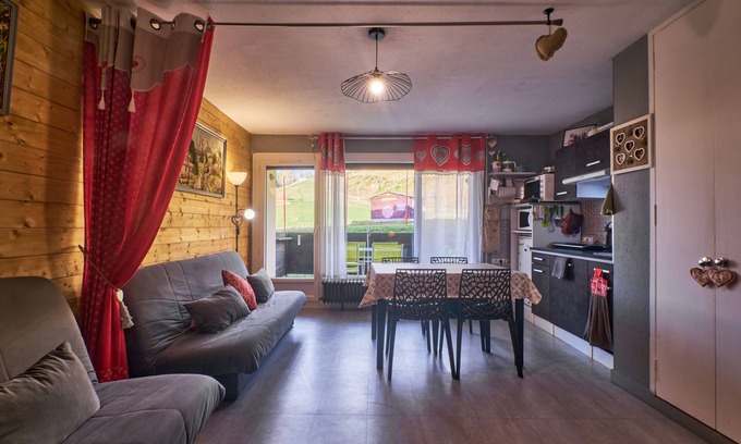 Allevard Apartment | Cozy Studio Apartment 'Au Pieds Pistes Ski Collet' with Balcony