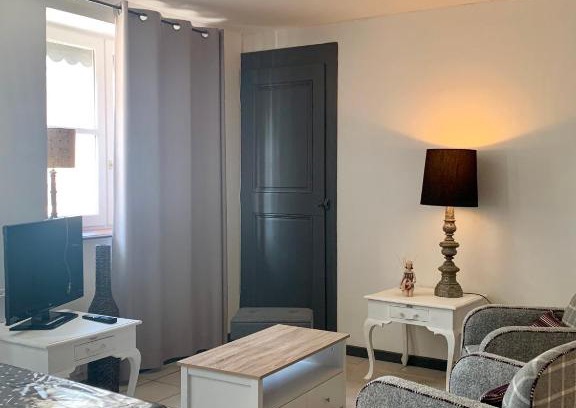 Terreaux - Bat d'argent Apartment | Cozy Studio in the Heart of Lyon - Child Friendly Amenities