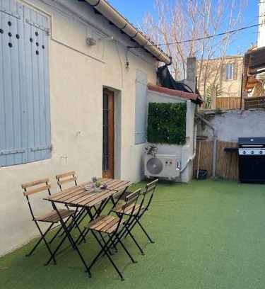 4th Arrondissement Apartment | Cozy Studio with Outdoor Space, Perfect for Families
