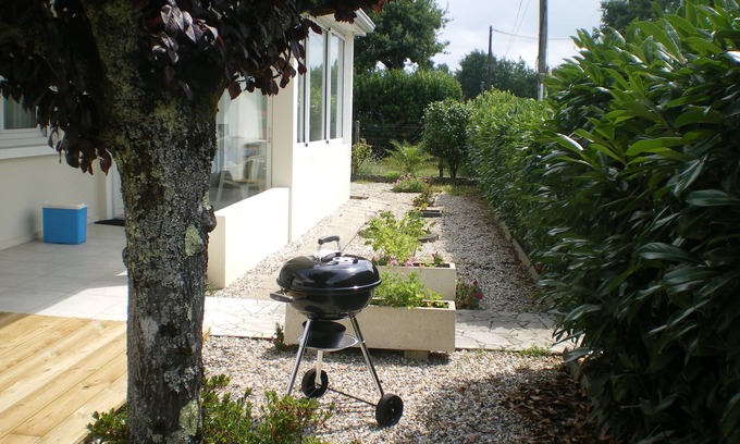 Audenge Apartment | Discover a Cozy Studio with Terrace by Arcachon Bay