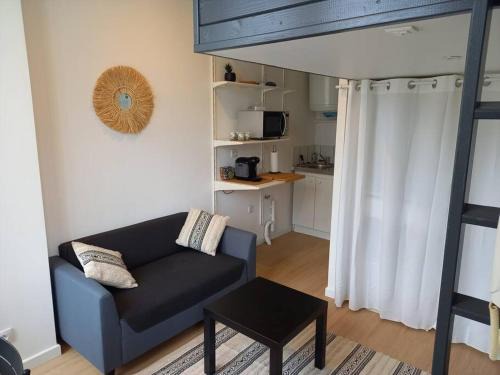 Maladiere Apartment | Cozy Studio with Terrace in Tranquil Dijon Residence