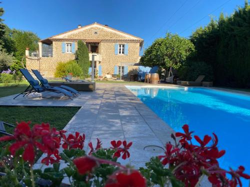 Grillon Apartment | Private Terrace Studio with Pool & Top Guest Rating 9.2
