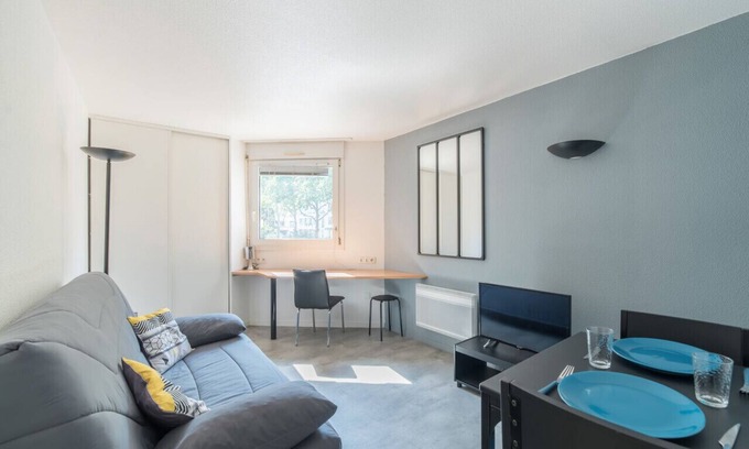 Villette Gare Apartment | Cozy Studio Baraban - Welkeys with Spa and Pet-Friendly Perks