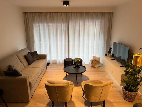 Nieuwpoort-Bad Apartment | Oceanfront Studio-be: Pet-Friendly Retreat for Families