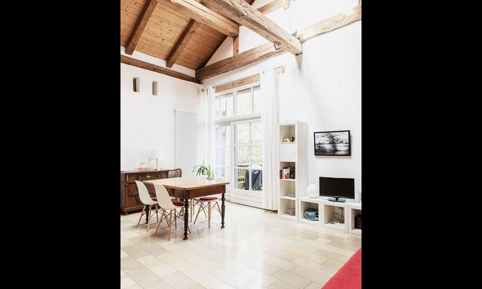 Schernfeld Apartment | Cozy Studio Beim Kirchschuster with Kitchen & Family Amenities