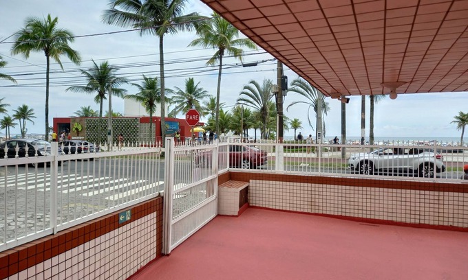Aviacao Apartment | Ocean View Studio in Praia Grande with Free WiFi