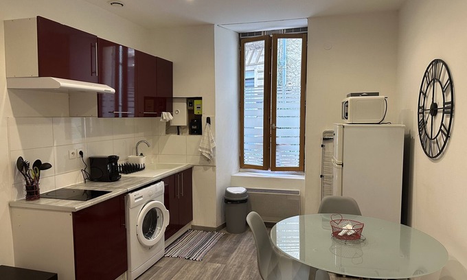Bessan Apartment | Explore Studio Bessan: Family-Friendly Retreat Awaits
